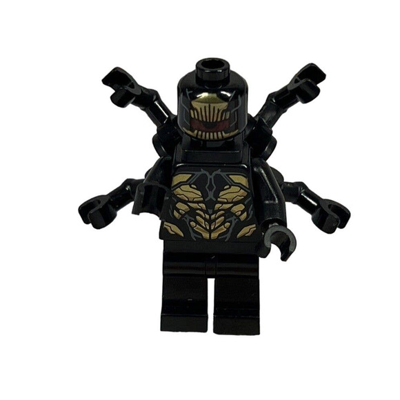 Lego Other - LEGO Marvel Superheroes Outrider Minifigure Extended Arms 76131